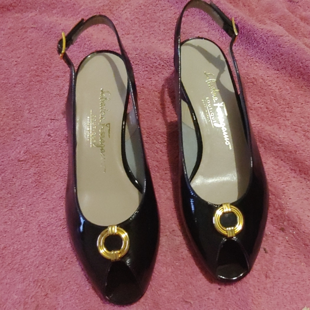 Brand new Salvatore Ferragamo slingbacks